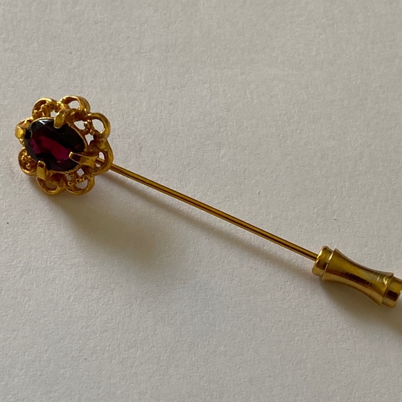 Unbranded Jewelry - Vintage Women’s Costume Jewelry Gold Tone Ruby Color Stick Pin Brooch No Marking